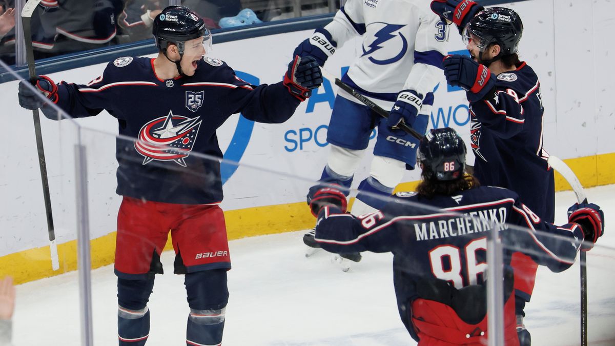 Coyle hattrickem řídil výhru Columbusu v Chicagu