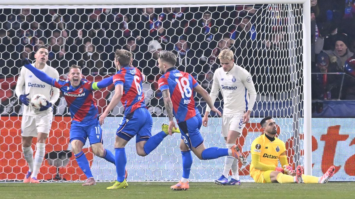 Úchvatné! Portugalci užasli nad oporou Plzně. Druhý nejdražší gólman světa jen rozhodil rukama