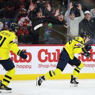 Sascha Boumedienne na začátku třetí třetiny zvýšil už na 3:0. 