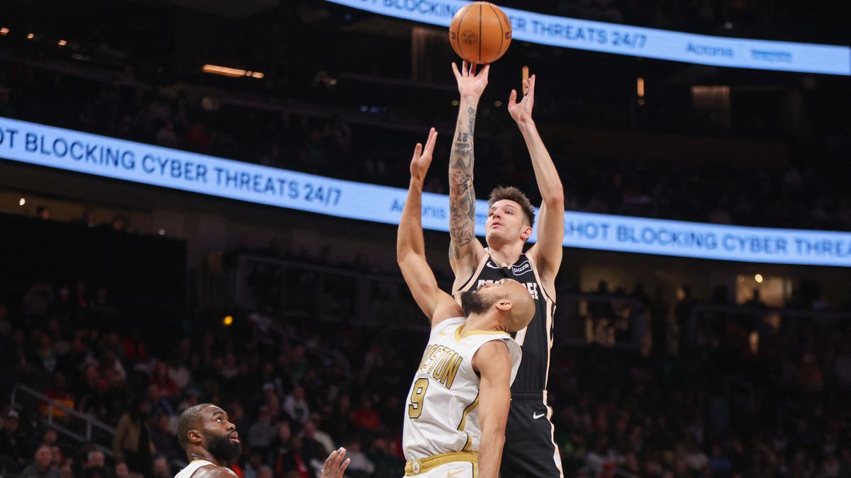 Krejčího trojka neodvrátila porážku v NBA, zazářil Brown