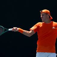 Jakub Menšík se v prvním kole dostal z kritické situace. 