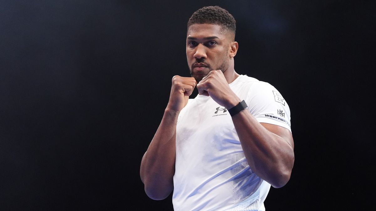 Spekulace o konci kariéry se zatím nepotvrdily. Boxer Joshua se po nehodě vrátil k tréninku