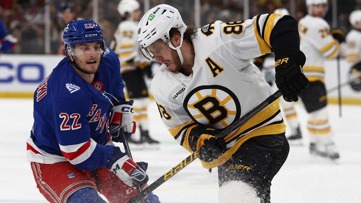 To se nevidí. Šest asistencí, hattrick! Duo Pastrňák - Zacha řádilo v dresu Bostonu