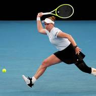 Barbora Krejčíková nastoupila proti i přes problémy s nohou. 