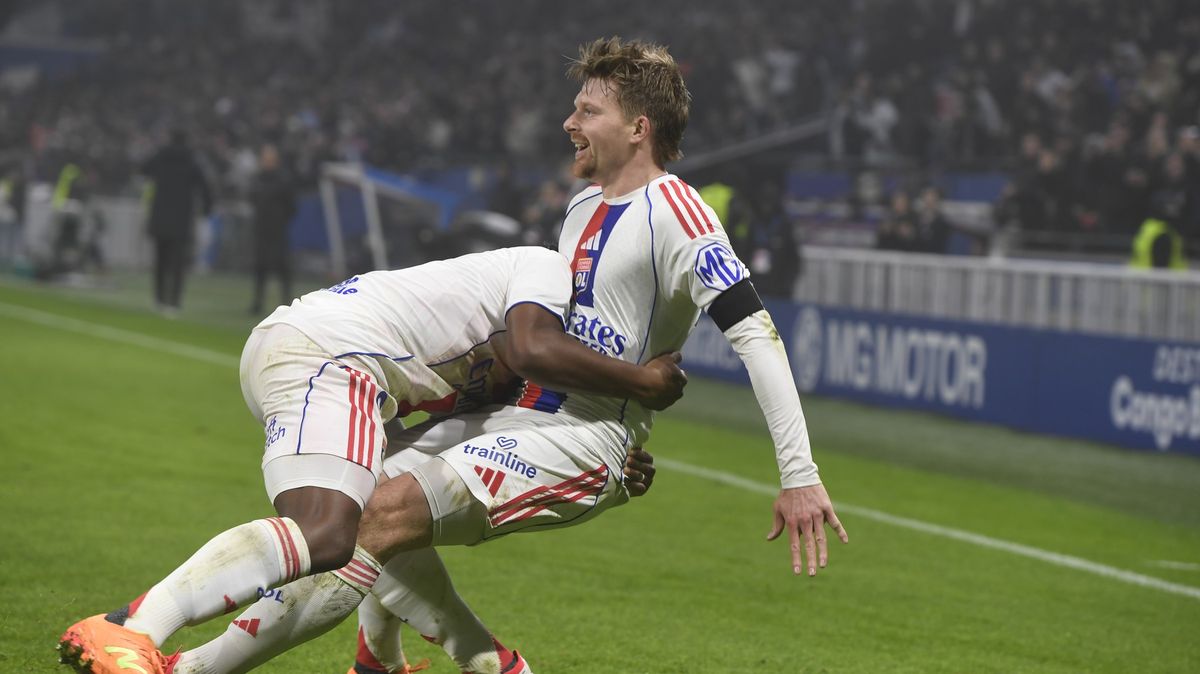 Šulc devátým gólem ve francouzské lize přispěl k dalšímu vítězství Lyonu