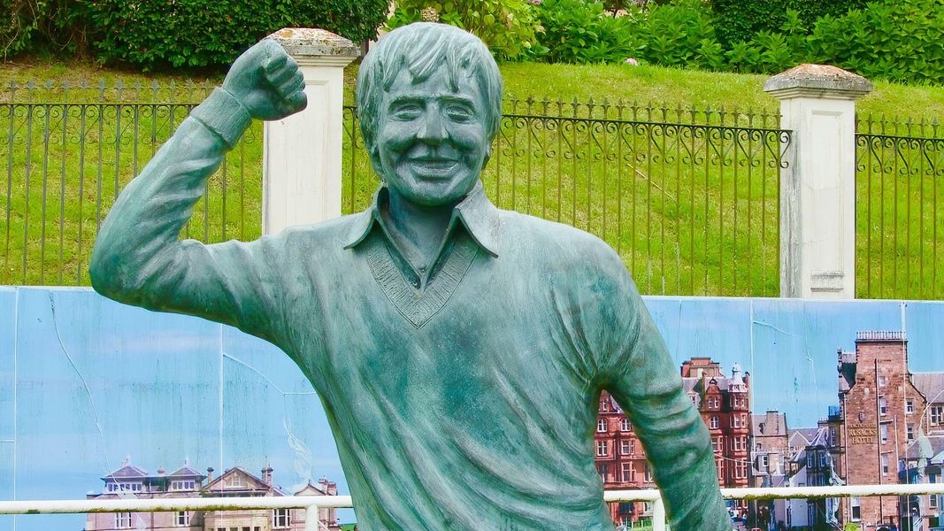 Socha golfové legendy zmizela. Vše nasvědčuje tomu, že šlo o krádež, uvedli radní