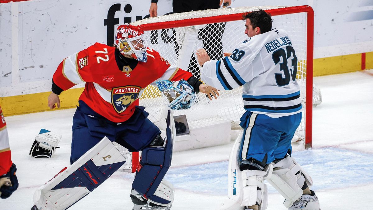 Fanoušci byli ve varu. Po šesti letech se v NHL poprali gólmani