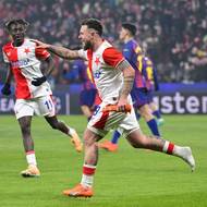 Bosá radost Vasila Kušeje. Při gólu Barceloně měl zutou kopačku. 