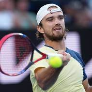 Tomáš Macháč chce potvrdit formu z Adelaide v prvním kole Australian Open proti bulharské hvězdě.