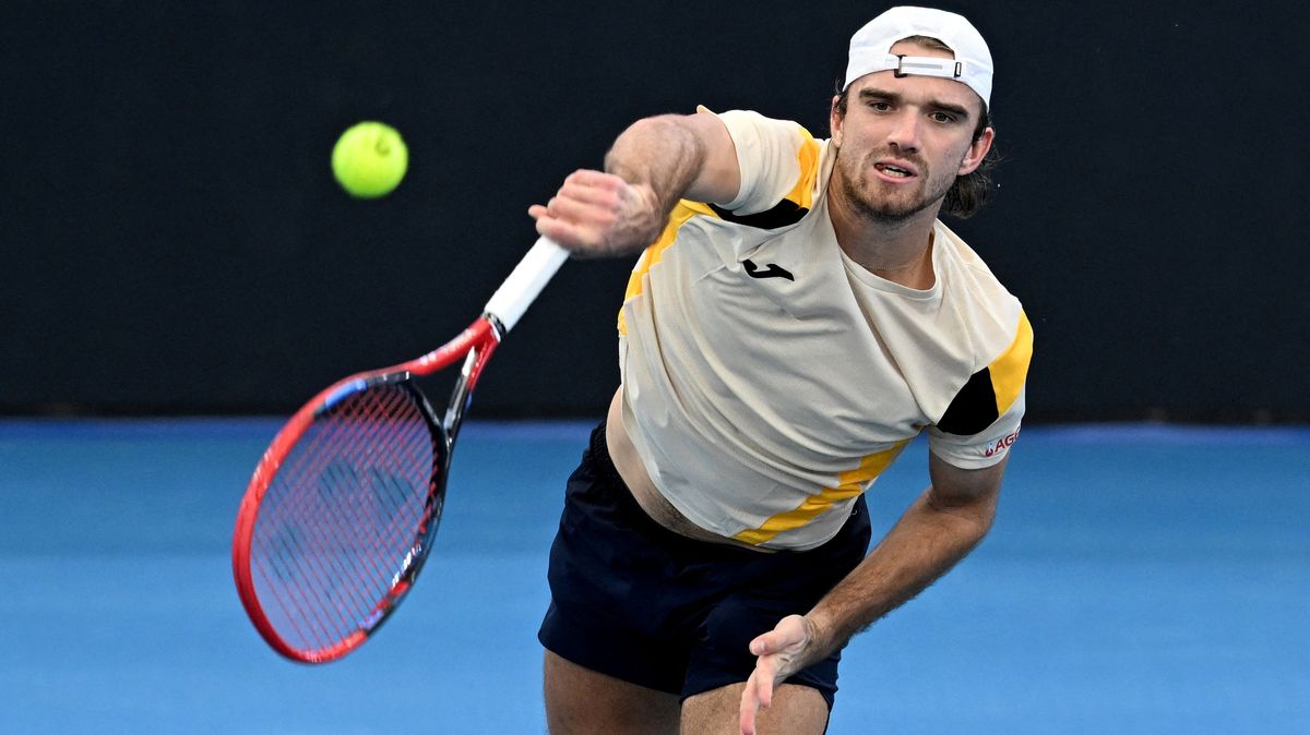 TENIS ONLINE: Macháč hraje o semifinále, v akci bude i Menšík