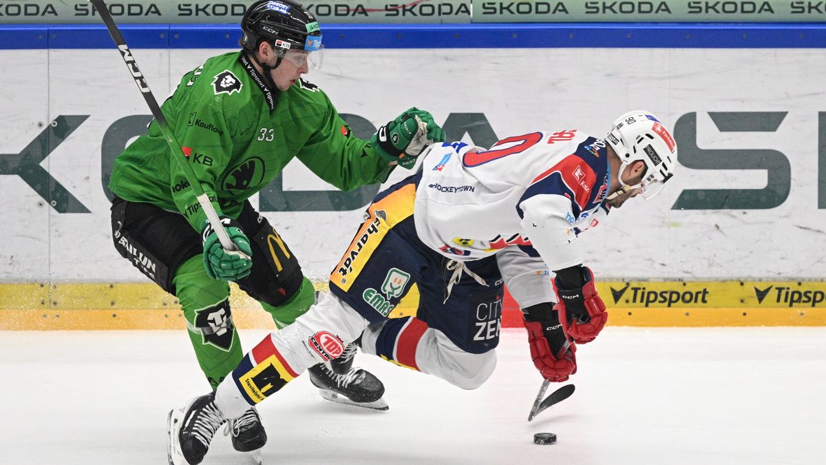 HOKEJ ONLINE: Červenka se trefil, Pardubice snižují ztrátu . Třinec znovu prohrává