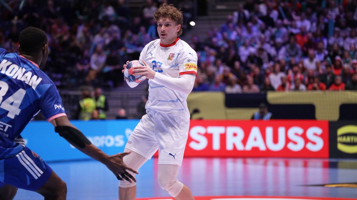 Klíčová bitva o postup. Házenkáři potřebují překvapit domácího favorita