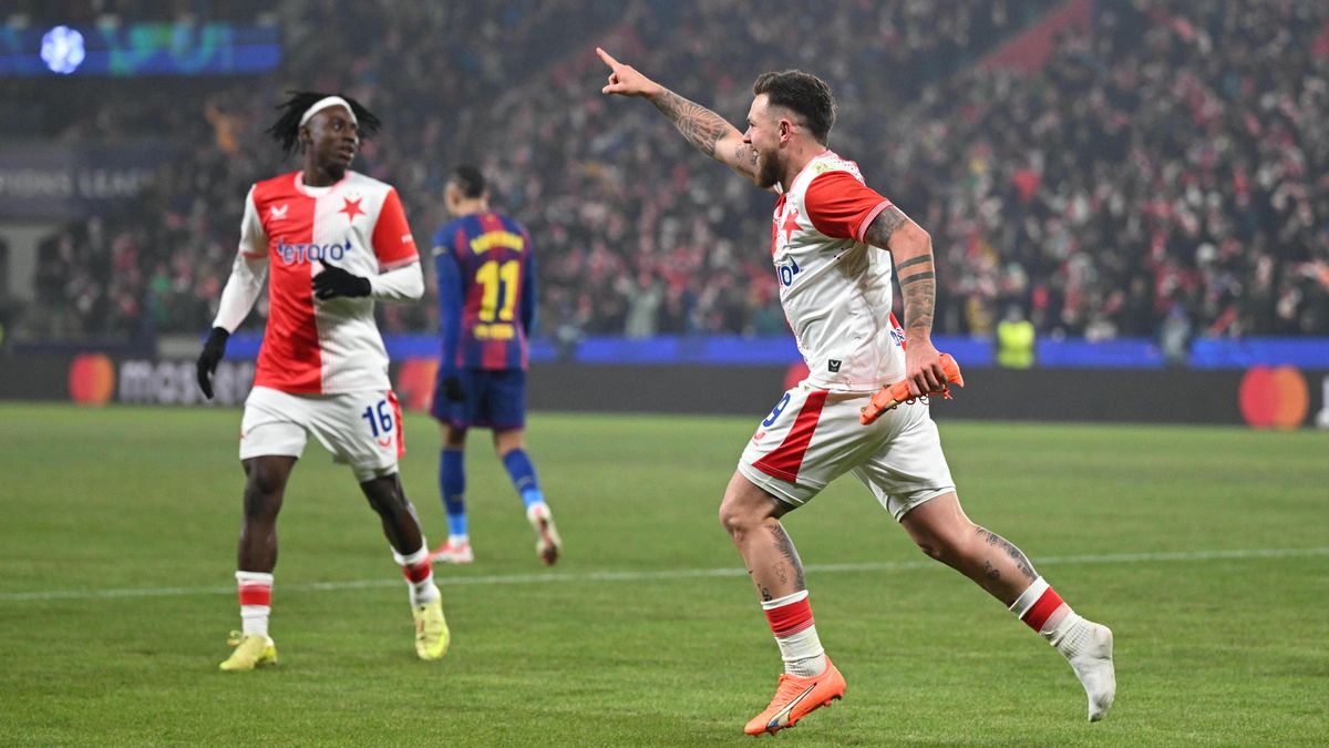 FOTBAL ONLINE: Euforie v Edenu! Slavia vede v Lize mistrů nad Barcelonou