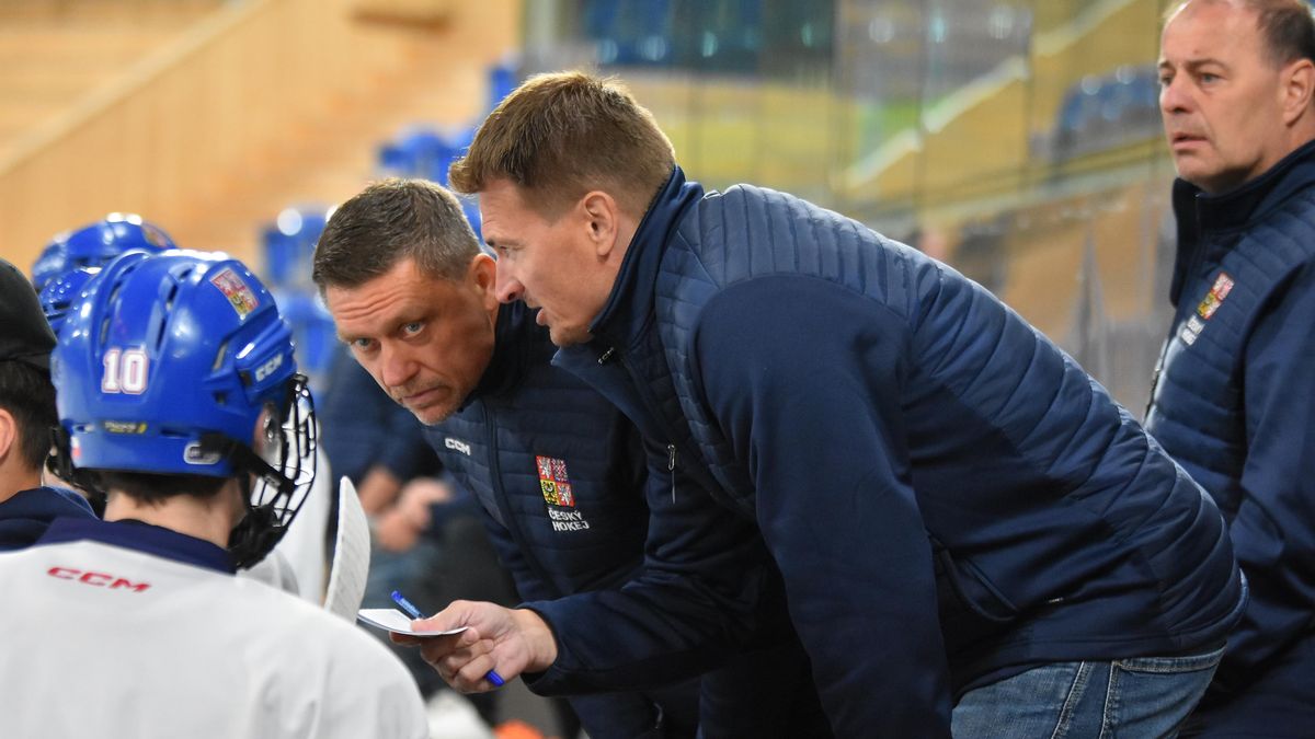 Fungující projekt má udržet talenty v Česku. Odcházet do ciziny je nesmysl, tvrdí kouč sedmnáctky