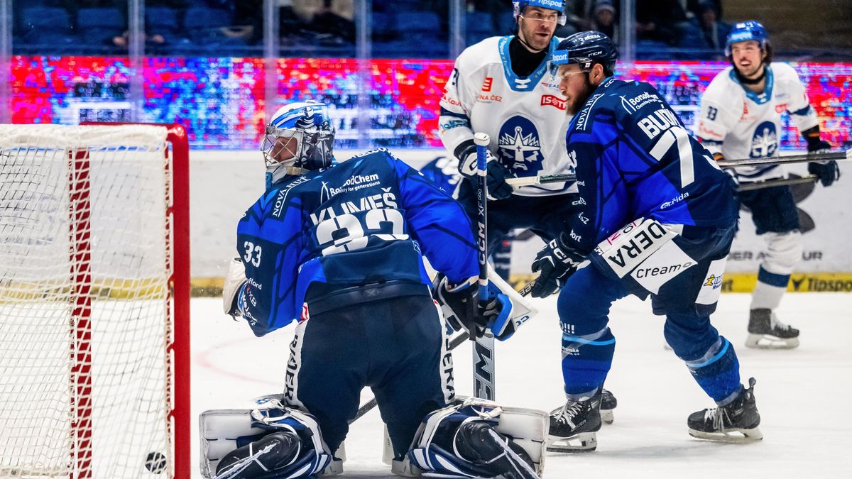 HOKEJ ONLINE: Vítkovicím hrozí ostudný výprask! Pardubice zvládly drama, Sparta ve šlágru neuspěla