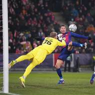 Robert Lewandowski pojistil výhru Barcelony 4:2.