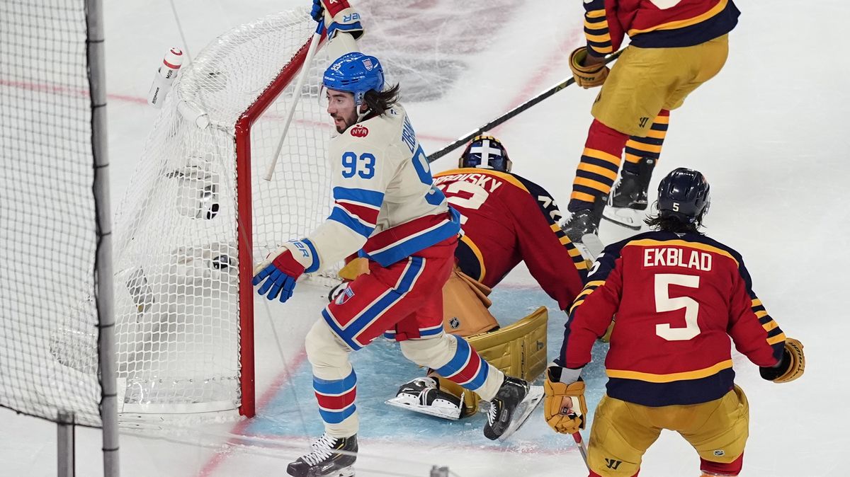 Rangers ovládli zápas pod otevřeným nebem, výhru řídil Zibanejad