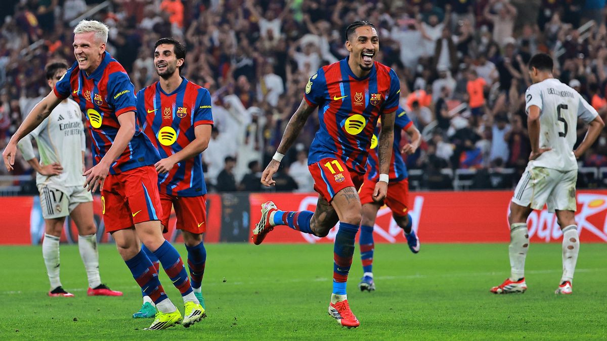 Pět gólů, červená karta. Barcelona ovládla dramatické El Clásico a získala španělský Superpohár