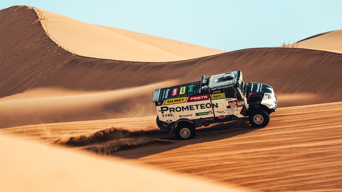 FIA uzavřela vyšetřování kolize Čechů na Dakaru. Macík zveřejnil záběry ze své kabiny