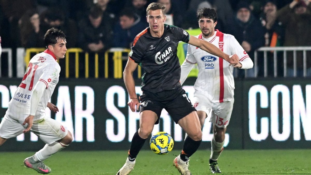 V létě odmítl nabídku z Německa. Zpětně to vnímám jako chybu, říká upřímně český útočník