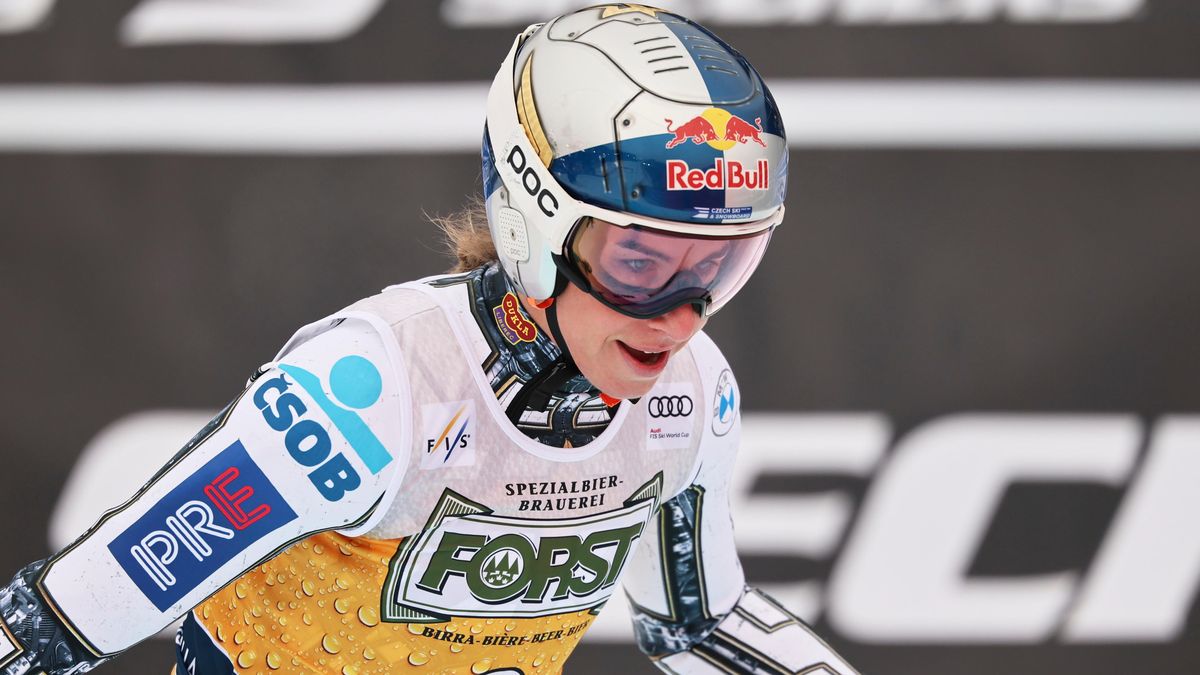 Ledecká jen rozhazovala rukama, sjezd v Tarvisiu se jí nepovedl. Slaví domácí Italka