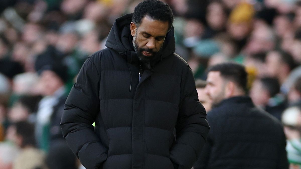 Celtic odvolal už třetího trenéra v sezoně