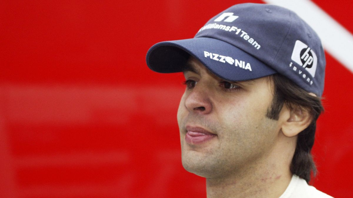 Bývalý pilot formule 1 byl zatčen za napadení