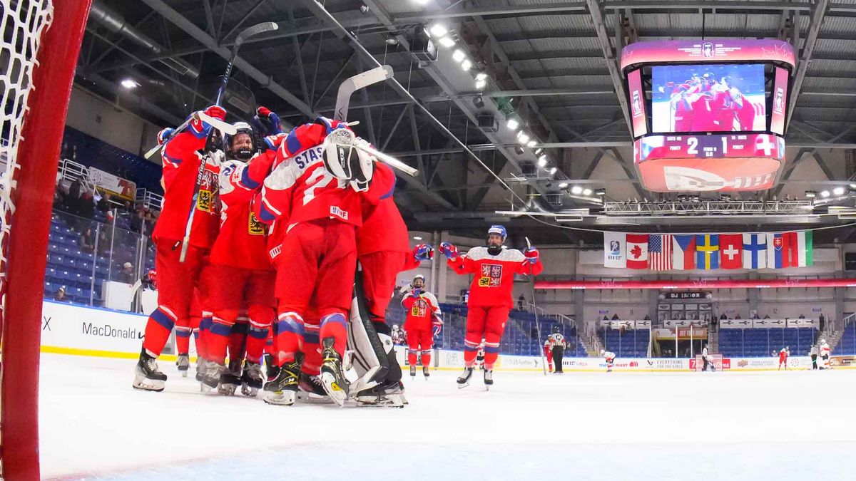 České hokejistky útočí na medailový hattrick. Trenér předpověděl, kdo dá rozhodující gól