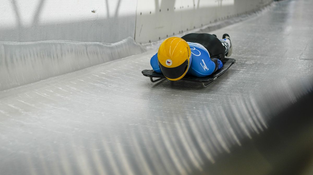 Závod SP skeletonistek byl posunut, muži soutěž kvůli sněžení nedokončili