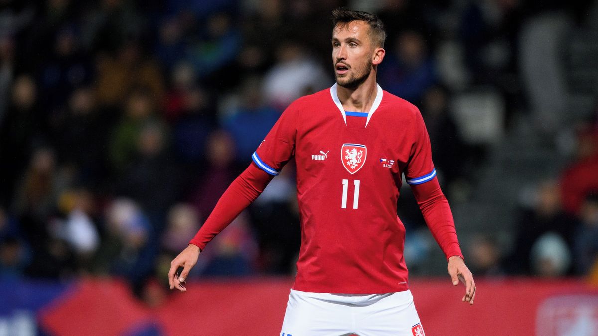 Bývalý reprezentační fotbalový reprezentant Pekhart ukončil ve 37 letech kariéru