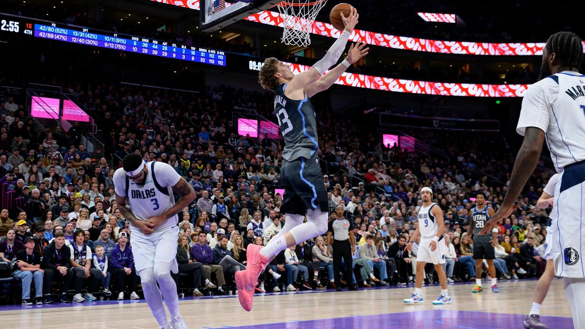 Pivot Davis si poranil vazy v ruce, Dallasu se komplikují plány na jeho výměnu