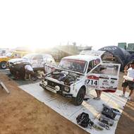 V kategorii Classic jede Dakar spousta zajímavých vozů. Třeba Lada Niva, jejíž posádku tvoří rodinná posádka Nicolas Fantin se synem Lucienem.