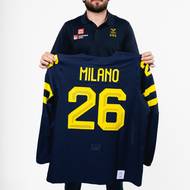 Tmavá varianta švédského dresu pro hokejový olympijský turnaj.