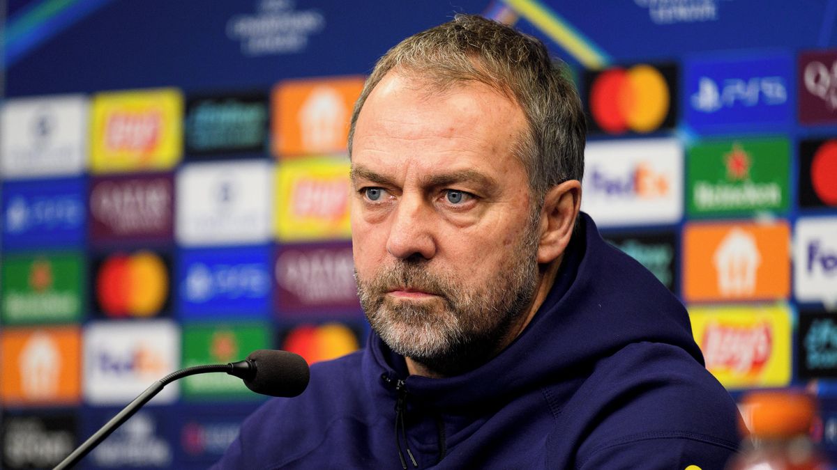 Trenér Flick prodloužil s fotbalisty Barcelony smlouvu do roku 2028