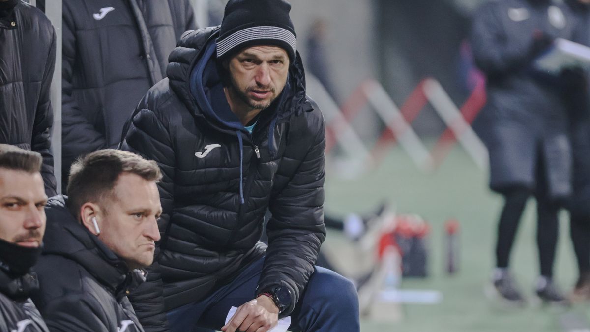 Žádné lážo plážo. Naší povinností je získané pozice hájit, říká trenér Karviné