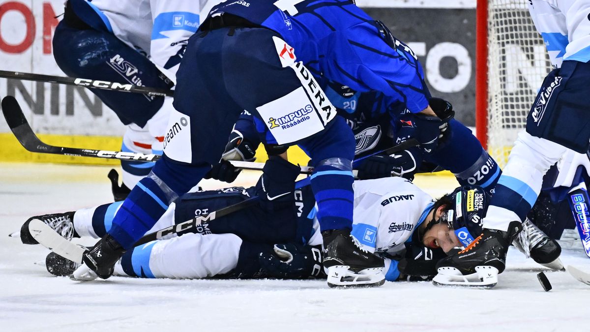 Vítkovický Wesley dostal za úder hokejkou do rozkroku libereckého Pytlíka dodatečný trest