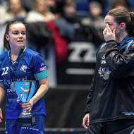 Ostrava Pohár mistrů florbalistek - finále: 1. SC Vítkovice - Thorengruppen, 24. ledna 2026, Ostrava. Zleva Sára Seevaldová z Vítkovic a Nikola Příleská z Vítkovic.