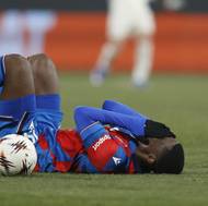 Cheick Souaré na chladném plzeňském trávníku.