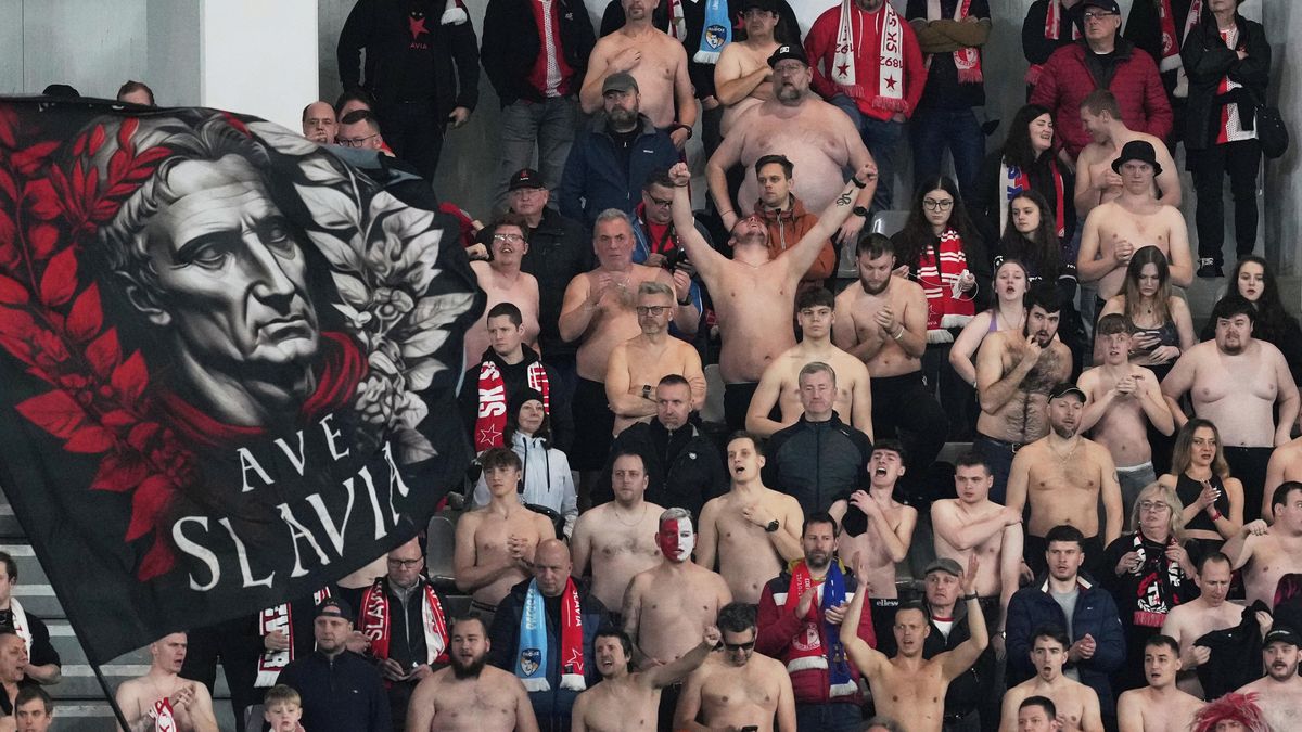 Slavia se po debaklu omluvila fanouškům, vrátí jim vstupné
