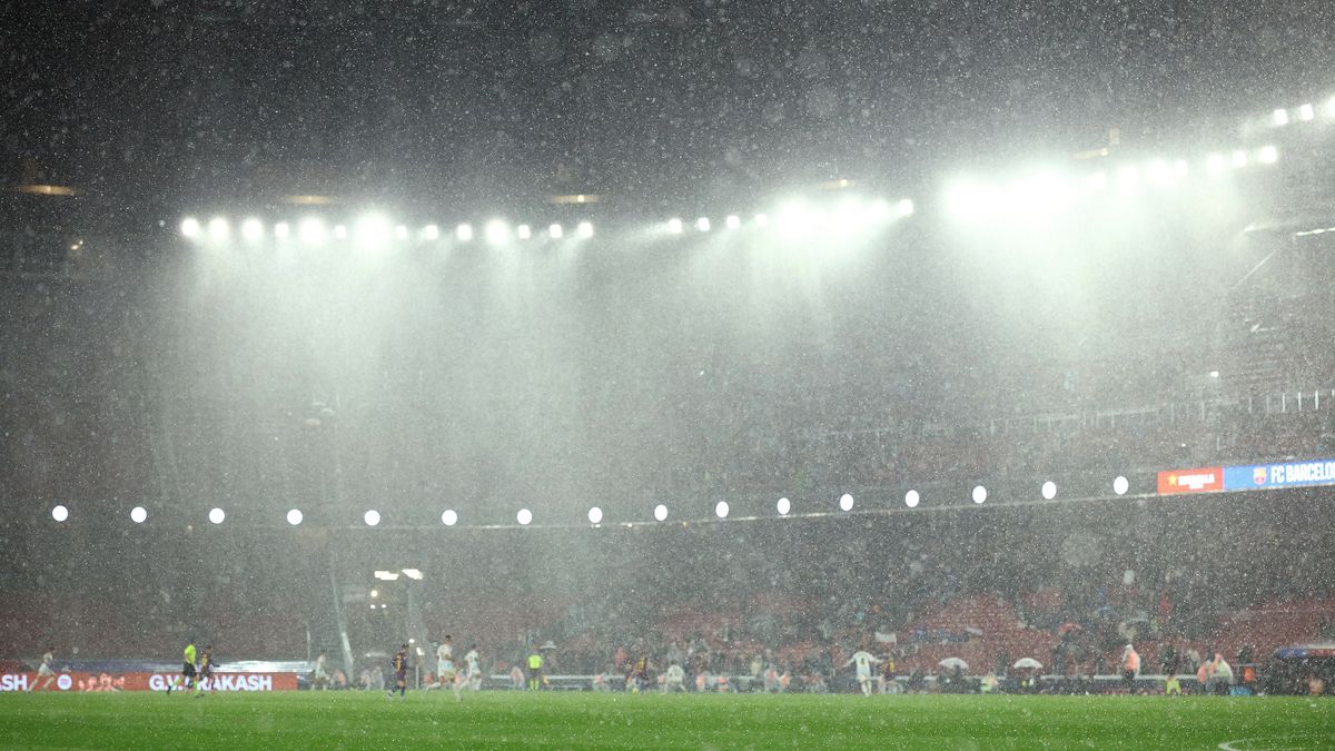 Nejdřív déšť a teď krysy. Rekonstruovaný stadion Camp Nou musí řešit další problém
