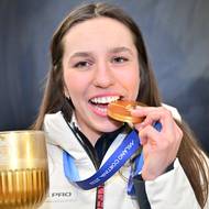 Zuzanu Maděrová už ví, že je to pravé olympijské zlato. 