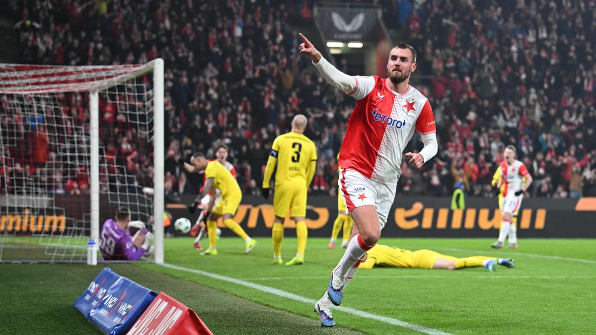 Chorý řádil v Edenu. Vedoucí Slavia si připsala jasnou výhru
