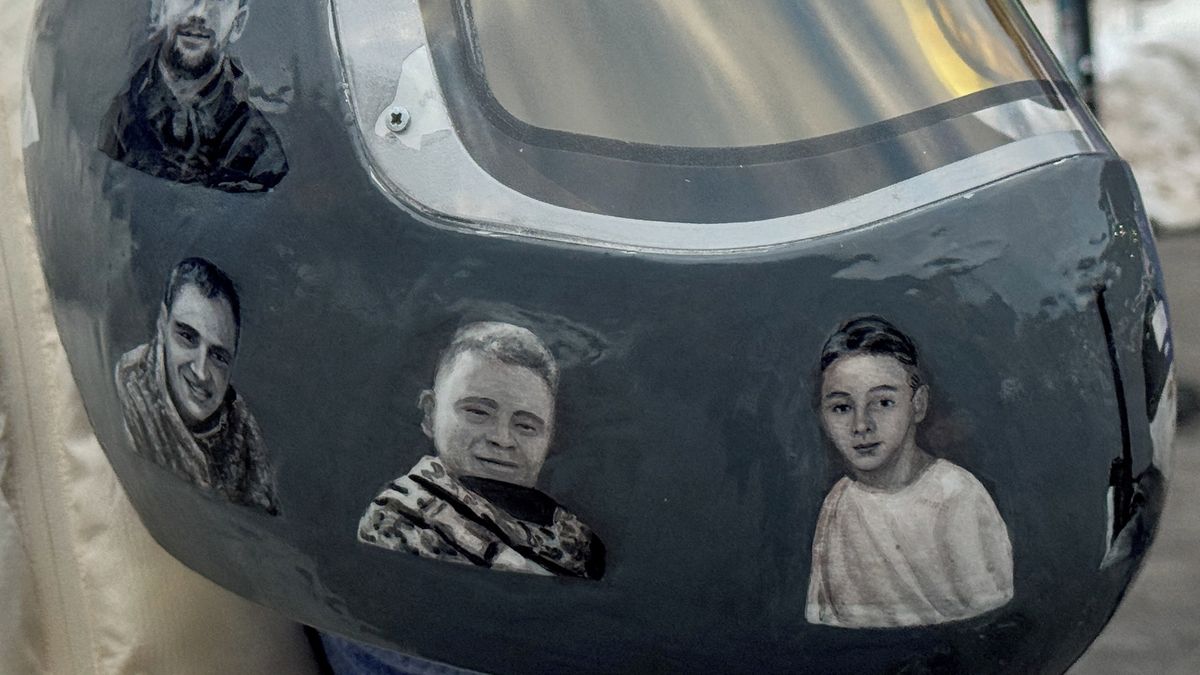 Ukrajinský skeletonista Heraskevyč byl diskvalifikován. Navzdory zákazu chtěl mít na helmě sportovce zabité Rusy