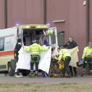 Převoz Lindsey Vonnové do nemocnie.