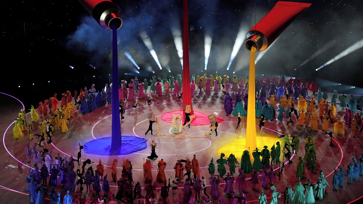 ZAHÁJENÍ ONLINE: Olympijský oheň bude hořet na dvou místech, v Miláně to uvidí i prezident. Rossi přivezl tramvají italskou hlavu státu