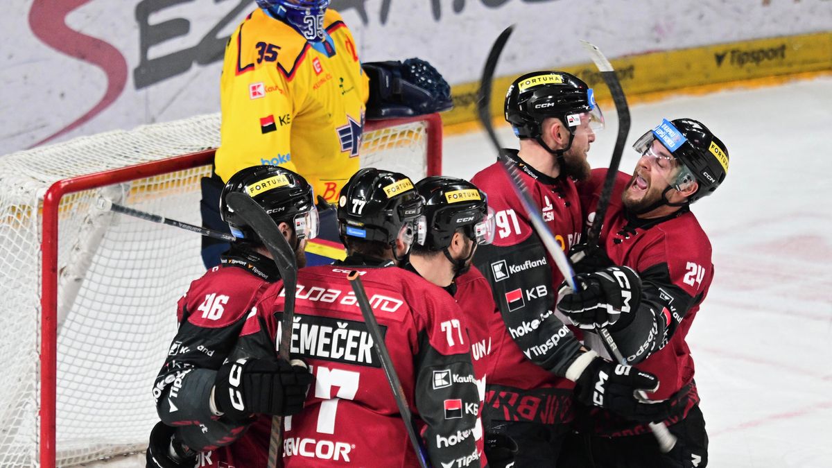 ZAOSTŘENO NA EXTRALIGU: Obrovské drama na dvou frontách. Antoš tipuje nejen čtvrtfinalisty. Souhlasíte?