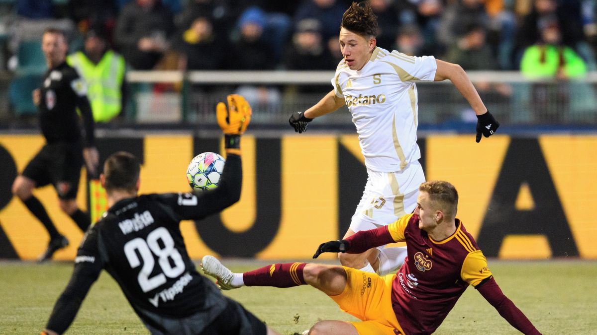 Exsparťan se ve slovenské fotbalové lize blýskl hattrickem