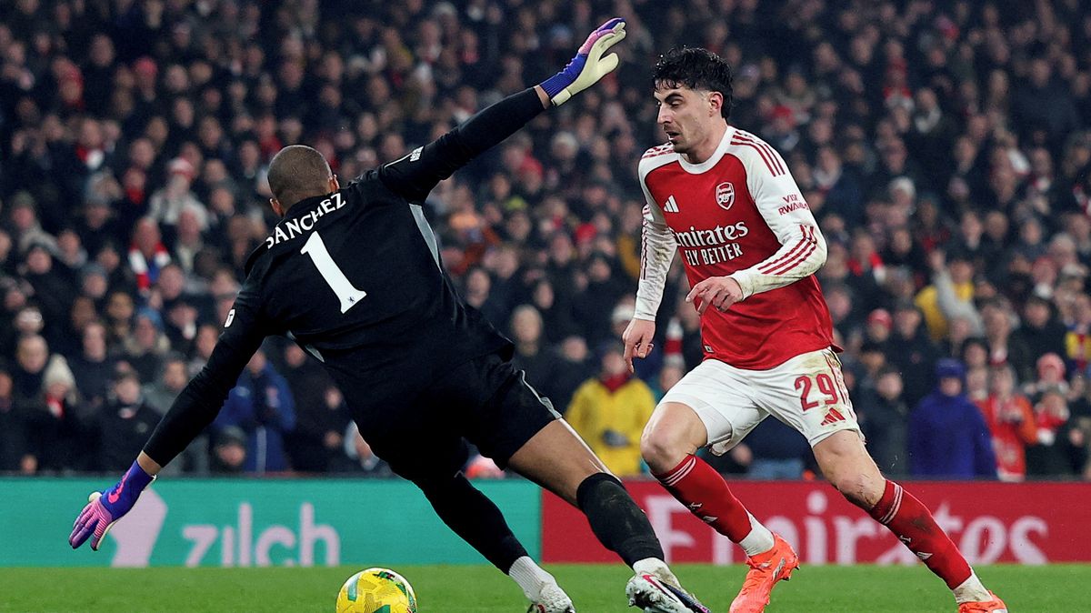 Fotbalisté Arsenalu jsou prvními finalisty anglického Ligového poháru