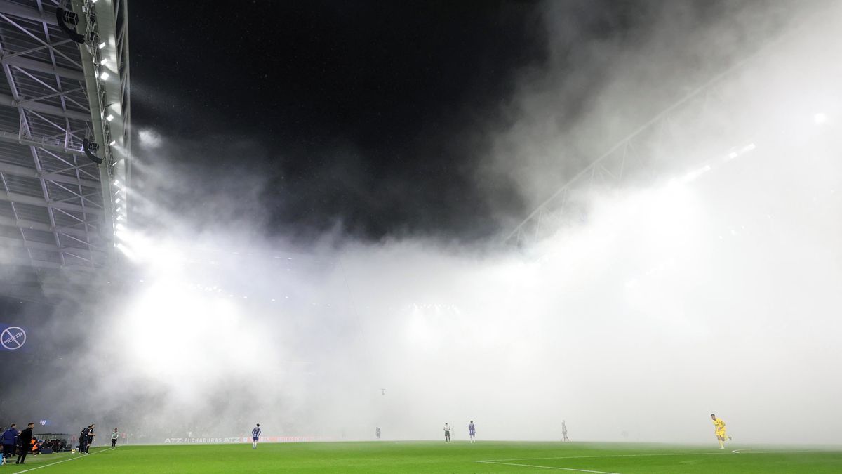 Zcizené ručníky, přetopená kabina. Šlágr v Portu orámovaly provokace