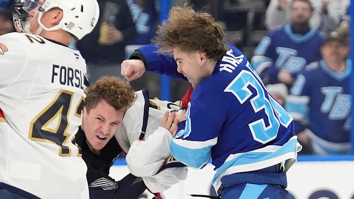 Bitva o Floridu nezklamala. Strhla se hromadná bitka a vyloučen byl i trenér